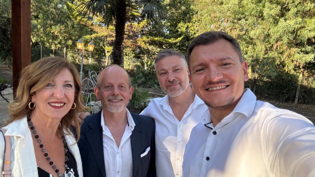 Sergey Zubekhin and idee per viaggiare representatives
